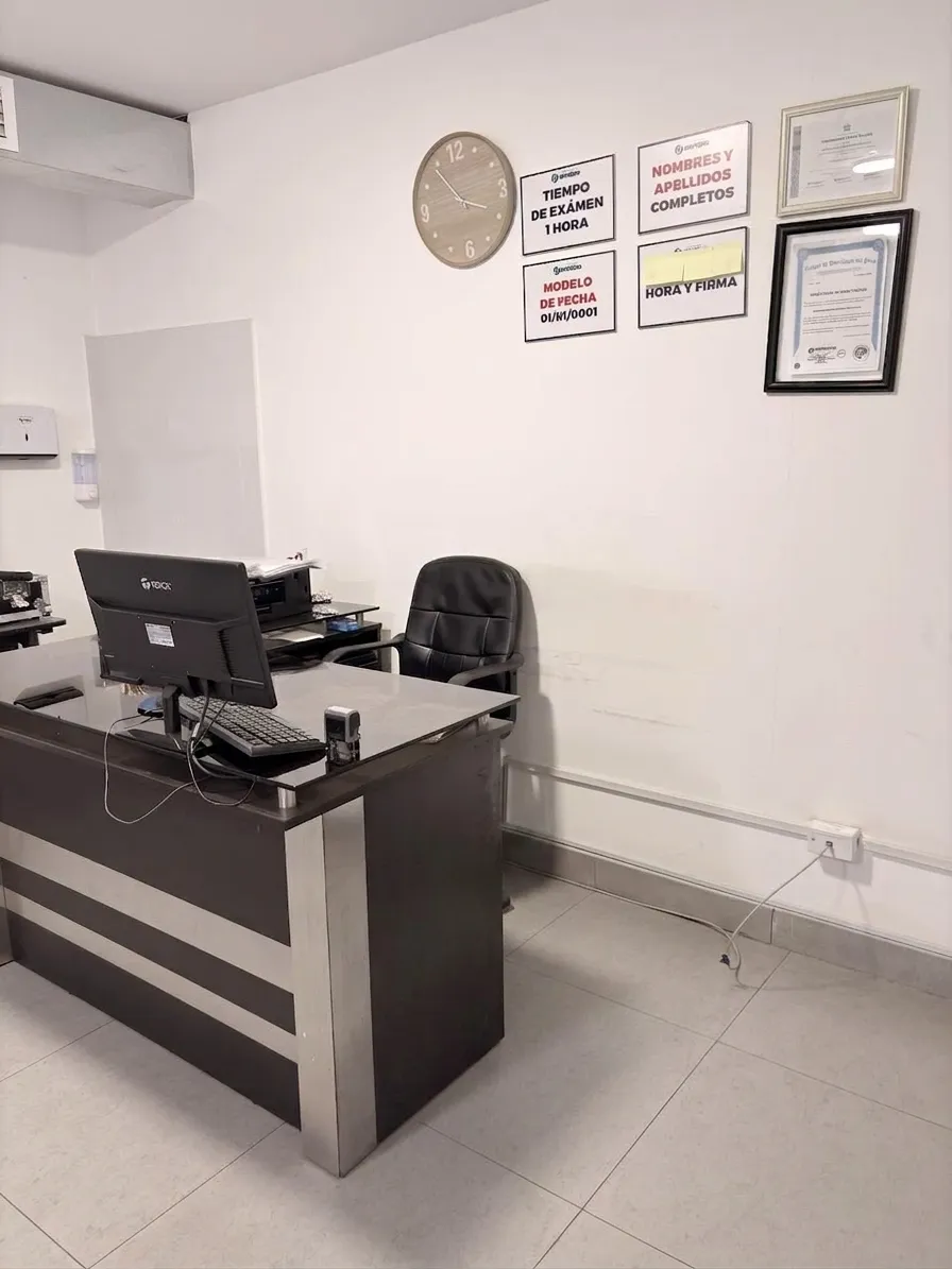 Consultorio de psicologia para atención y evaluación de pacientes.