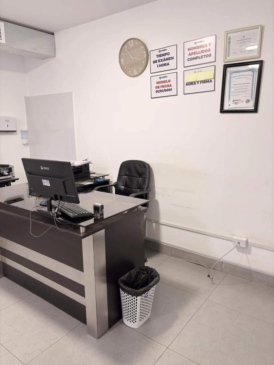 Consultorio de psicologia para atención y evaluación de pacientes.